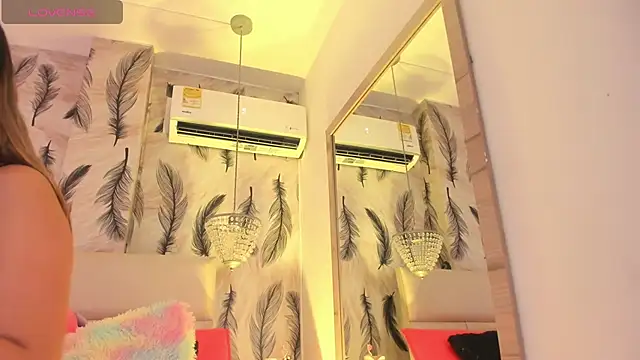 Snapshot of Vivi_prinncess chatting on September 30, 2025, 9:43 pm Vivi prinncess online show from September 30, 2025, 9:43 pm