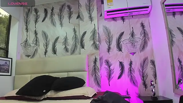 Snapshot of Vivi_prinncess chatting on October 2, 2025, 10:24 pm Vivi prinncess online show from October 2, 2025, 10:24 pm