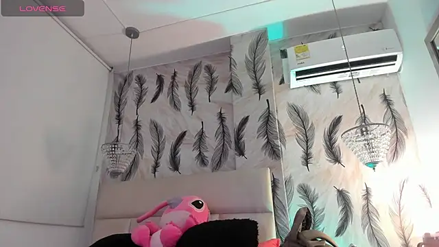 Snapshot of Vivi_prinncess chatting on October 11, 2025, 11:17 pm Vivi prinncess online show from October 11, 2025, 11:17 pm