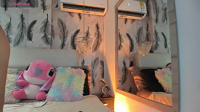 Snapshot of Vivi_prinncess chatting on September 25, 2025, 9:54 pm Vivi prinncess online show from September 25, 2025, 9:54 pm