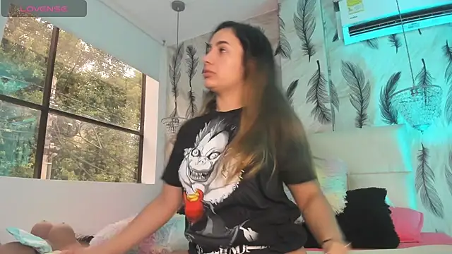 Snapshot of Vivi_prinncess chatting on September 29, 2025, 10:15 pm Vivi prinncess online show from September 29, 2025, 10:15 pm