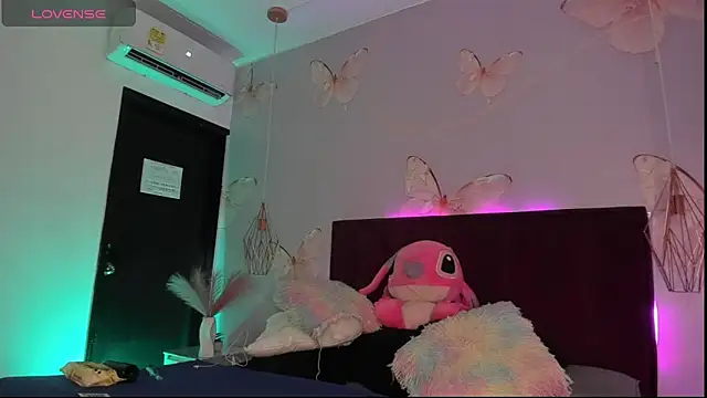 Snapshot of Vivi_prinncess chatting on February 27, 2026, 11:26 pm Vivi prinncess online show from February 27, 2026, 11:26 pm