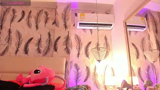 Snapshot of Vivi_prinncess chatting on October 8, 2025, 1:18 am Vivi prinncess online show from October 8, 2025, 1:18 am