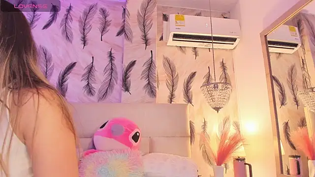 Snapshot of Vivi_prinncess chatting on February 15, 2026, 12:11 am Vivi prinncess online show from February 15, 2026, 12:11 am