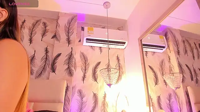 Snapshot of Vivi_prinncess chatting on October 15, 2025, 11:02 pm Vivi prinncess online show from October 15, 2025, 11:02 pm