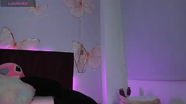 Snapshot of Vivi_prinncess chatting on February 23, 2026, 11:38 pm Vivi prinncess online show from February 23, 2026, 11:38 pm