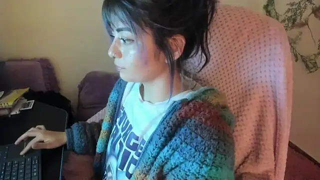 Sammysammy  online show from October 8, 2025, 2:35 am