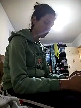 Snapshot of JoLeNe27 chatting on October 18, 2025, 5:15 pm JoLeNe27 online show from October 18, 2025, 5:15 pm