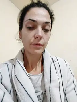 Snapshot of JoLeNe27 chatting on October 5, 2025, 3:25 pm JoLeNe27 online show from October 5, 2025, 3:25 pm