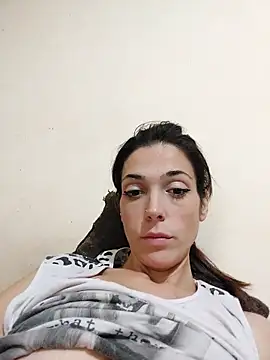 Snapshot of JoLeNe27 chatting on October 22, 2025, 4:50 pm JoLeNe27 online show from October 22, 2025, 4:50 pm