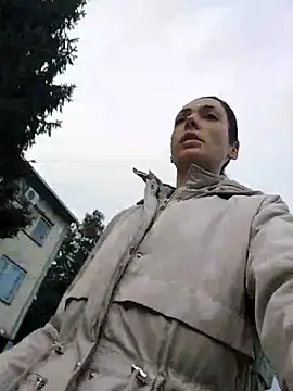 Snapshot of JoLeNe27 chatting on October 7, 2025, 5:41 am JoLeNe27 online show from October 7, 2025, 5:41 am