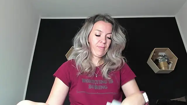 Snapshot of Alesys69 chatting on September 28, 2025, 10:06 pm Alesys69 online show from September 28, 2025, 10:06 pm