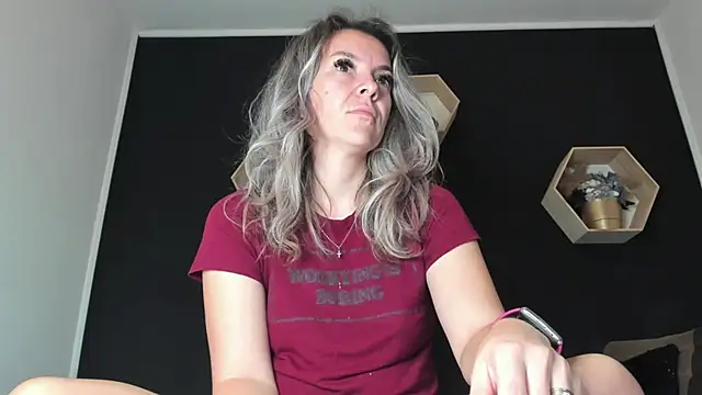 Snapshot of Alesys69 chatting on September 27, 2025, 10:05 pm Alesys69 online show from September 27, 2025, 10:05 pm