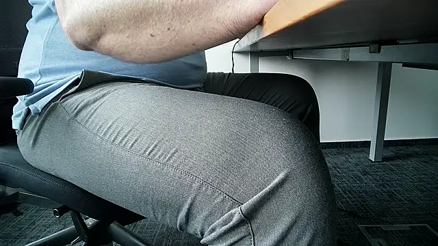 Snapshot of 69bezfleku chatting on October 1, 2025, 6:29 am 69bezfleku online show from October 1, 2025, 6:29 am