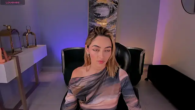 MelissaMoore  online show from December 15, 2025, 2:39 am