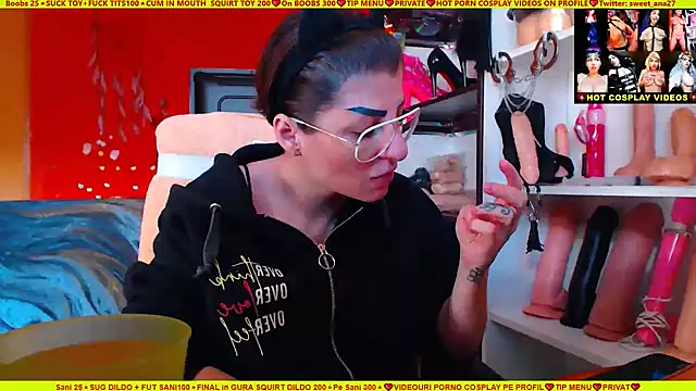 cuminmenowbbyx online show from February 22, 2025, 1:57 pm