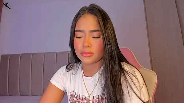 isa bunny online show from October 25, 2025, 2:22 am