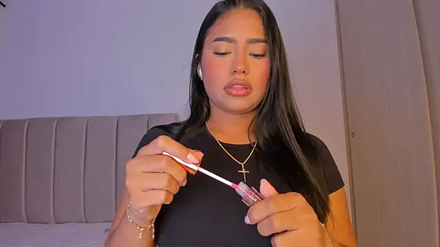 isa bunny online show from October 18, 2025, 6:04 am