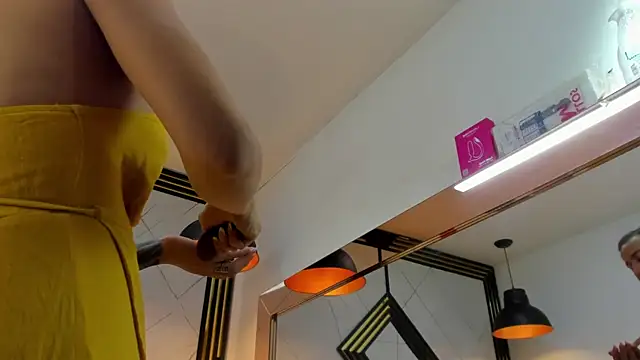 Leisygirl online show from April 1, 2026, 3:08 am