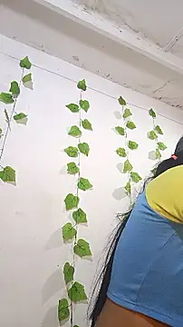 shayna all online show from November 7, 2025, 7:18 pm