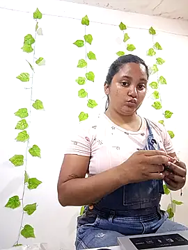 Snapshot of shayna_all chatting on September 24, 2025, 2:34 pm shayna all online show from September 24, 2025, 2:34 pm