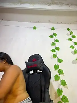 shayna all online show from April 9, 2026, 2:57 am