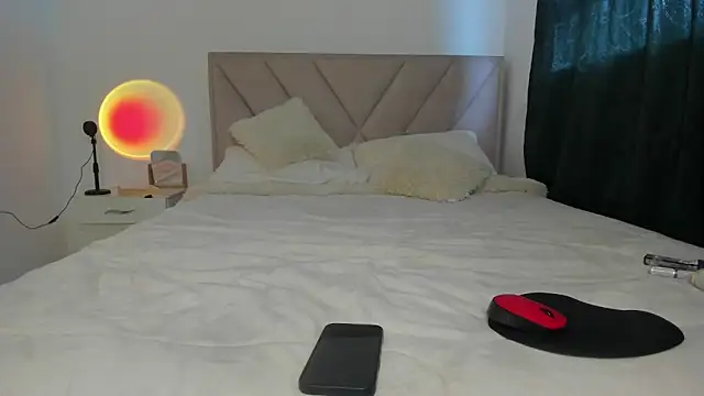 Snapshot of Dephne__ chatting on September 29, 2025, 8:03 pm Dephne   online show from September 29, 2025, 8:03 pm