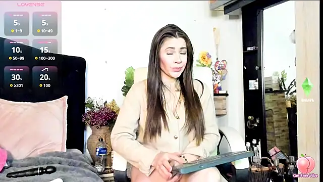 Snapshot of Carla_expit chatting on October 13, 2025, 11:49 pm Carla expit online show from October 13, 2025, 11:49 pm