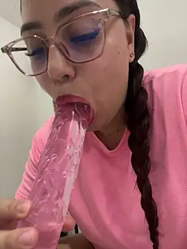 Luciana0226 online show from February 10, 2026, 10:53 pm