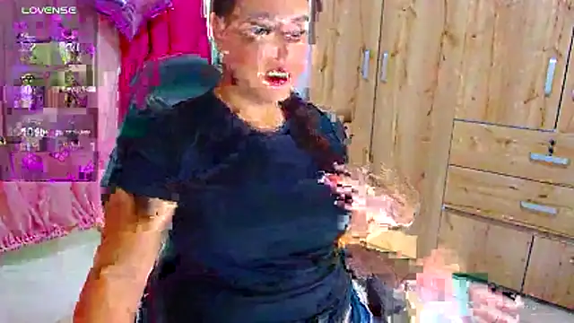 Snapshot of Luciana0226 chatting on October 30, 2025, 1:48 am Luciana0226 online show from October 30, 2025, 1:48 am