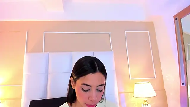 Snapshot of Zoe_Evans_ chatting on October 7, 2025, 12:06 pm Zoe Evans online show from October 7, 2025, 12:06 pm