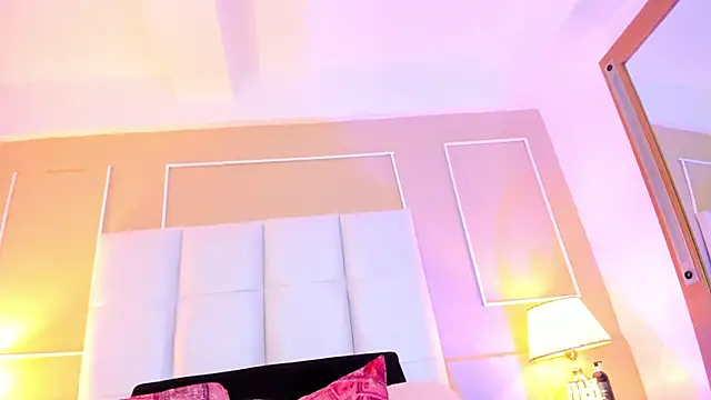 Snapshot of Zoe_Evans_ chatting on October 4, 2025, 2:07 pm Zoe Evans online show from October 4, 2025, 2:07 pm