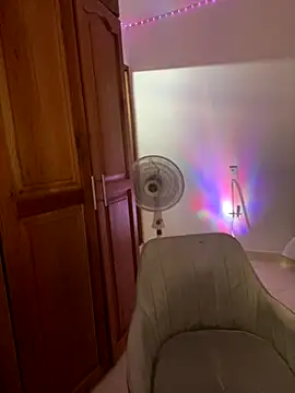 Miss valeriaa online show from October 31, 2025, 3:52 pm