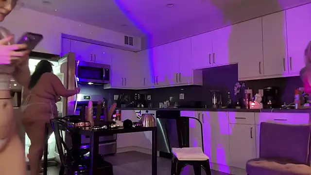 Snapshot of BlaizeyBBy chatting on January 17, 2025, 7:51 am BlaizeyBBy online show from January 17, 2025, 7:51 am