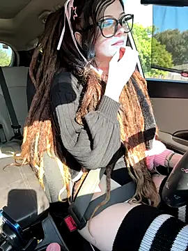 Snapshot of BlaizeyBBy chatting on September 23, 2025, 11:01 pm BlaizeyBBy online show from September 23, 2025, 11:01 pm