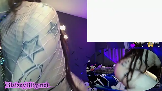 Snapshot of BlaizeyBBy chatting on January 5, 2025, 1:47 pm BlaizeyBBy online show from January 5, 2025, 1:47 pm