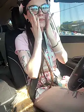 Snapshot of BlaizeyBBy chatting on September 25, 2025, 10:05 pm BlaizeyBBy online show from September 25, 2025, 10:05 pm