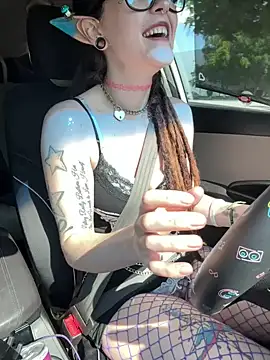 Snapshot of BlaizeyBBy chatting on September 19, 2025, 9:52 pm BlaizeyBBy online show from September 19, 2025, 9:52 pm