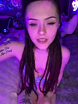 Snapshot of BlaizeyBBy chatting on February 23, 2025, 12:27 pm BlaizeyBBy online show from February 23, 2025, 12:27 pm