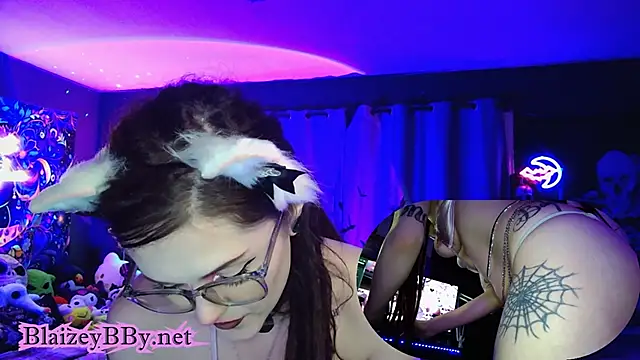 Snapshot of BlaizeyBBy chatting on March 1, 2025, 10:45 am BlaizeyBBy online show from March 1, 2025, 10:45 am