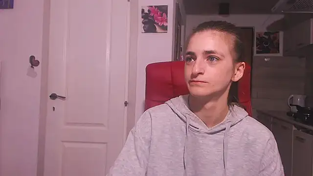 Snapshot of simyhvn chatting on October 31, 2025, 5:48 am simyhvn online show from October 31, 2025, 5:48 am