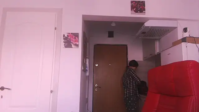 simyhvn online show from December 19, 2025, 9:33 am