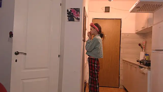 simyhvn online show from February 19, 2026, 5:37 am