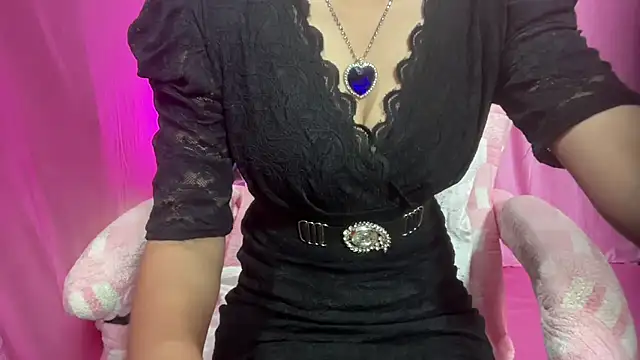 Queen Angelena online show from January 1, 2025, 3:46 pm