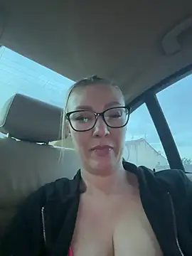 Snapshot of Sacha-xx chatting on February 4, 2026, 5:08 pm Sacha-xx online show from February 4, 2026, 5:08 pm