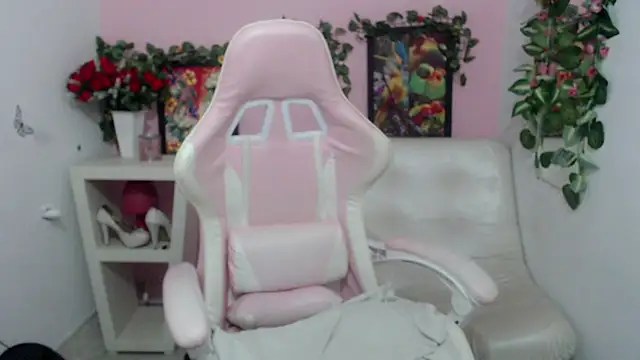 Snapshot of stepmother_105 chatting on October 8, 2025, 7:47 pm stepmother 105 online show from October 8, 2025, 7:47 pm