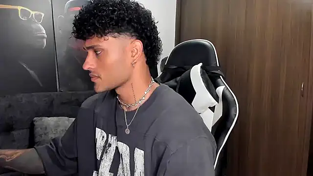 Alessandro Vanni online show from October 19, 2025, 2:14 am