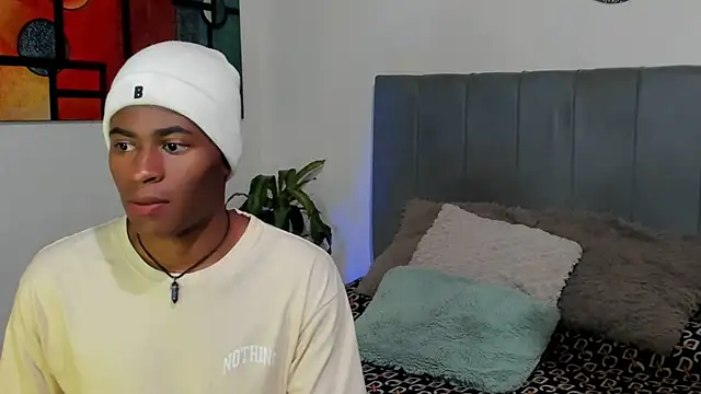 Snapshot of CrissBrownxxx chatting on October 22, 2025, 1:27 am CrissBrownxxx online show from October 22, 2025, 1:27 am