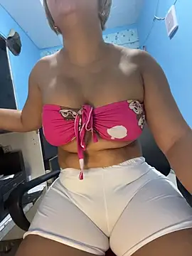 Snapshot of maymercy chatting on October 30, 2025, 11:52 am maymercy online show from October 30, 2025, 11:52 am