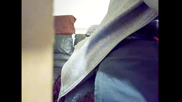 hairyuncut00 online show from March 23, 2026, 7:25 pm